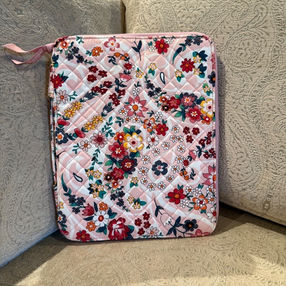 Vera Bradley Accessories - Vera Bradley Pink Floral Tablet Case